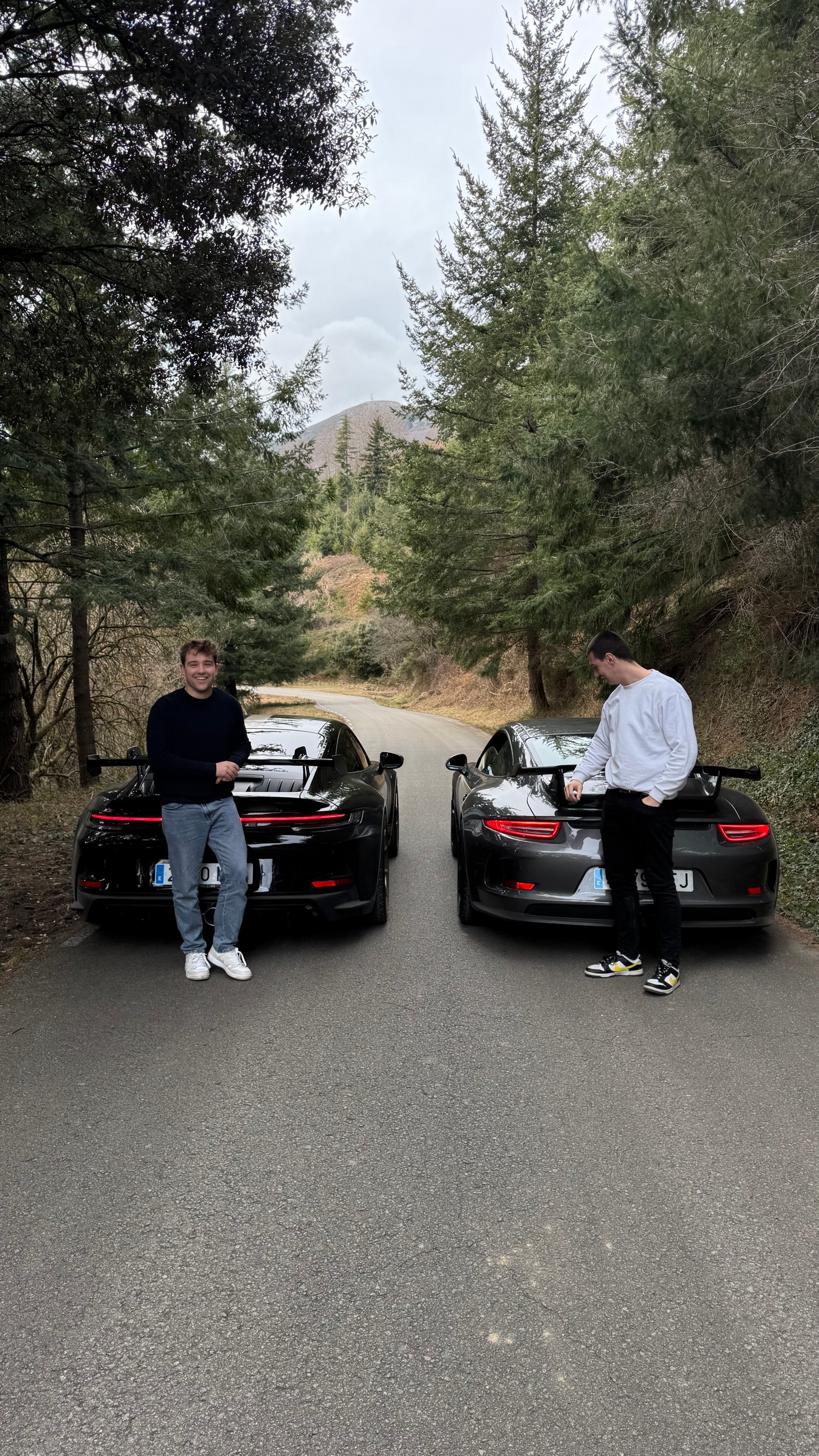 Proceso de importación de vehículos premium gestionado por Exotics Collections